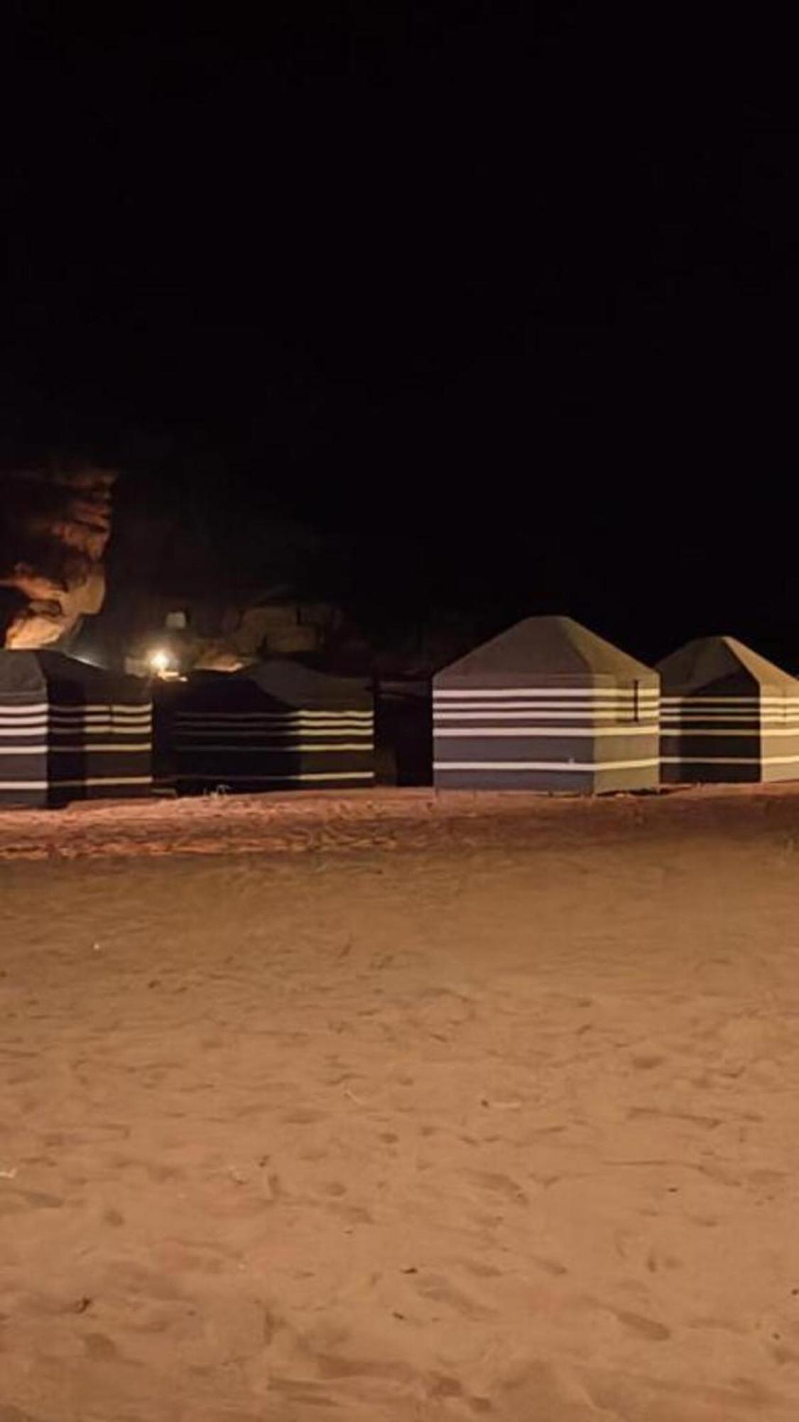 Hotel Stargazing camp&Tours Wadi Rum Esterno foto